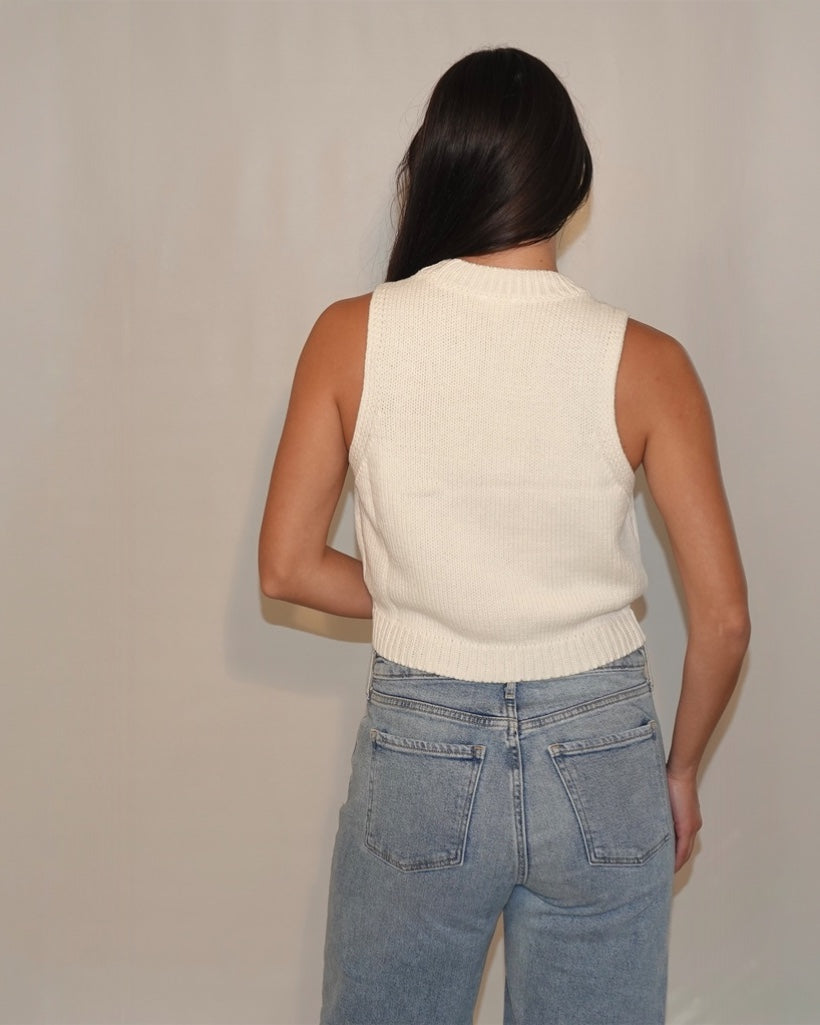 ROUND NECK SLEEVELESS "SKI" CHUNKY SWEATER